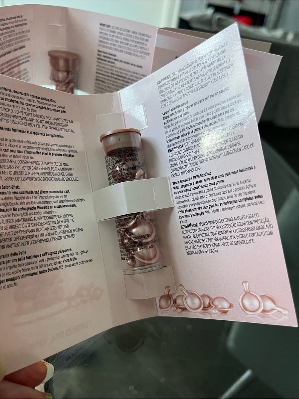 3/19$ Elizabeth Arden Retinol + Her Ceramide Capsules Rapid Skin Renewing Serum - Picture 2 of 2